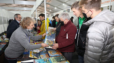 В 2022 году Книжный салон вновь пройдет  на Дворцовой площади